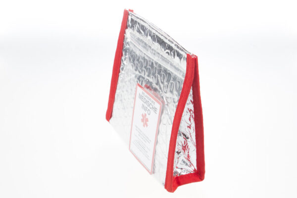 SOS-noodtasje-zij-aanzicht-2-met EEC card SOS-noodtasje-zij-aanzicht-2-met EEC card