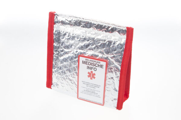 SOS-noodtasje-zij-aanzicht-met EEC card SOS-noodtasje-zij-aanzicht-met EEC card
